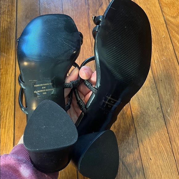Steve Madden Black Strappy mule w gold toe - NWOB - Picture 6 of 6
